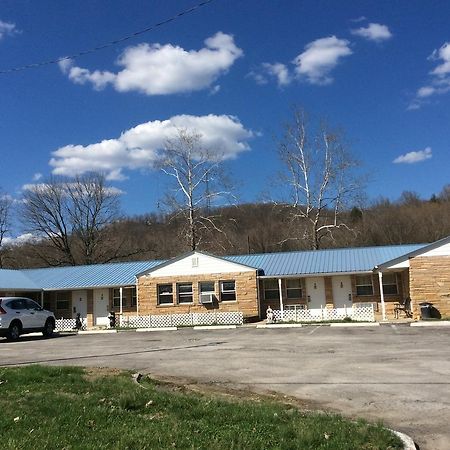 Scenic River Inn Motel Wartburg Экстерьер фото