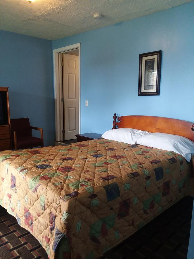 Scenic River Inn Motel Wartburg Экстерьер фото