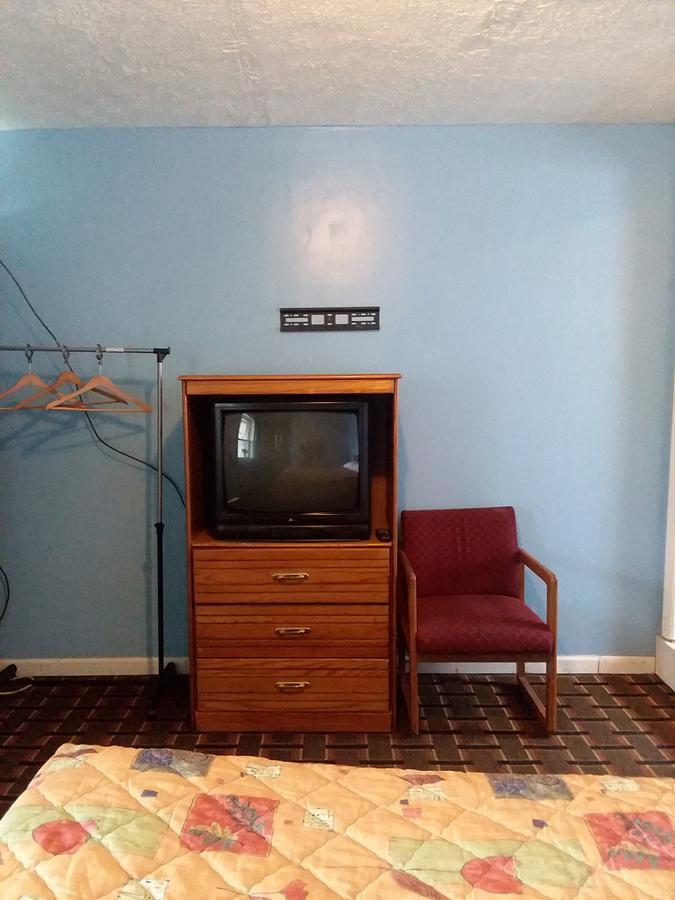 Scenic River Inn Motel Wartburg Экстерьер фото